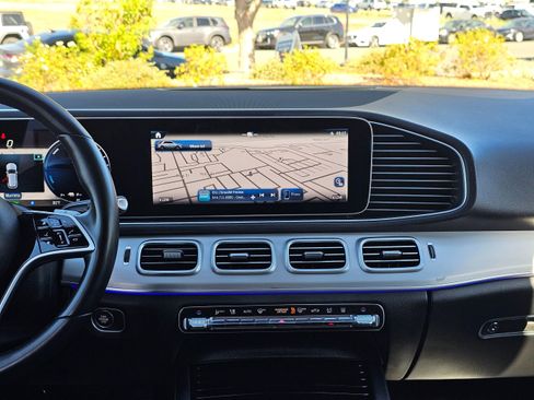 Used 2024 Mercedes-Benz GLE 450e 4MATIC image 27