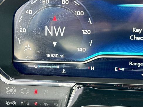 Used 2025 Chevrolet Silverado 1500 LT image 12