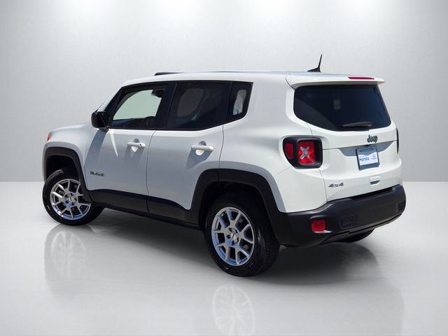 Used 2023 Jeep Renegade Latitude AWD/4WD image 6