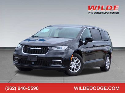 Used 2023 Chrysler Pacifica Touring-L
