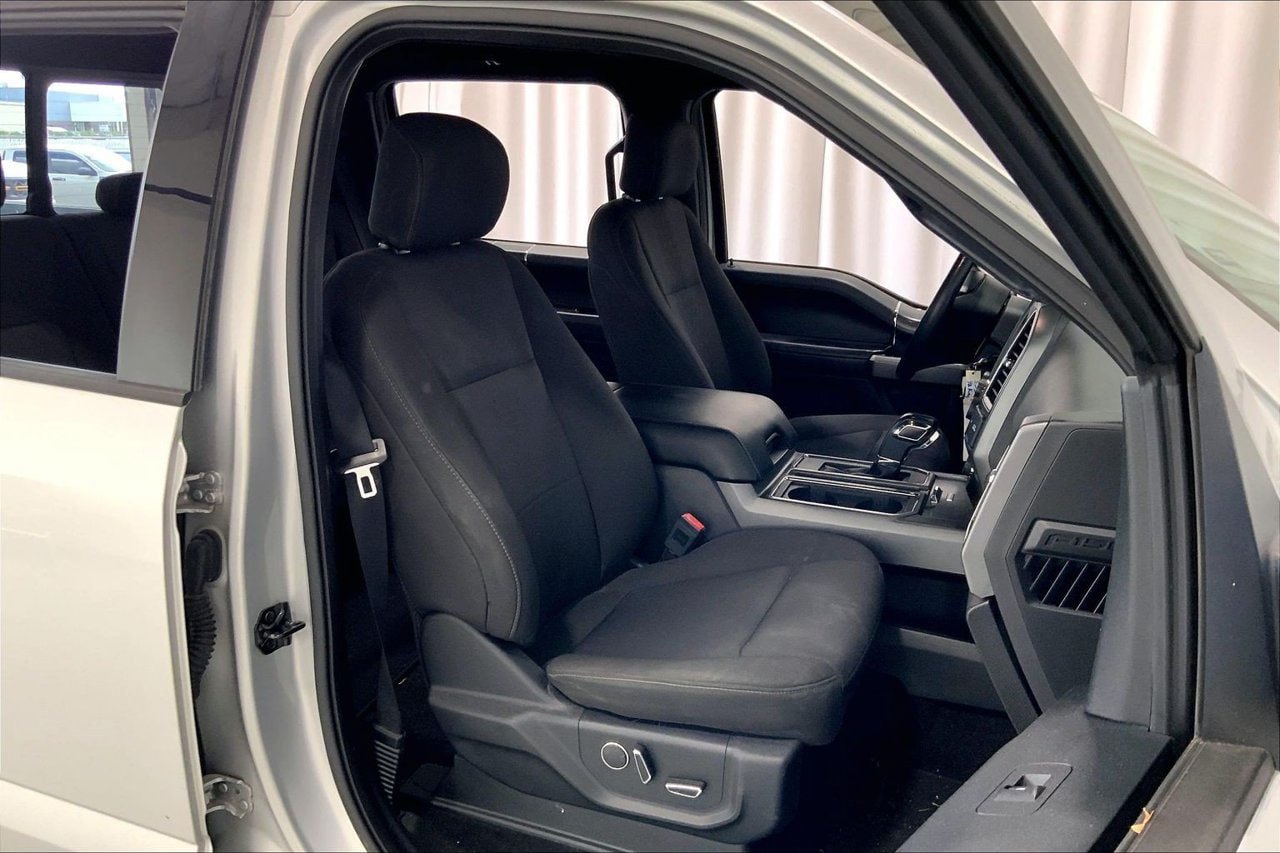 Used 2018 Ford F150 XLT w/ Equipment Group 302A Luxury AWD/4WD image 16