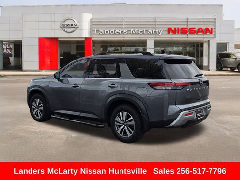 Used 2022 Nissan Pathfinder SL image 6