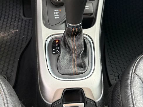 Used 2021 Jeep Compass Latitude w/ Sun and Sound Group AWD/4WD image 39