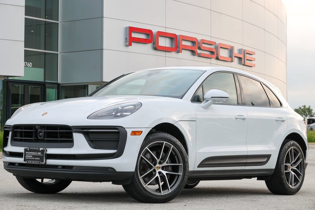 Certified 2026 Porsche Macan AWD/4WD image 6