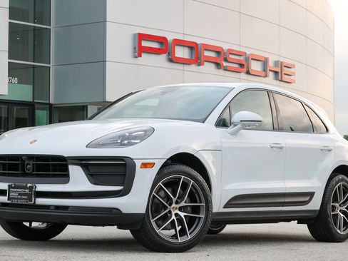 Certified 2026 Porsche Macan AWD/4WD image 6