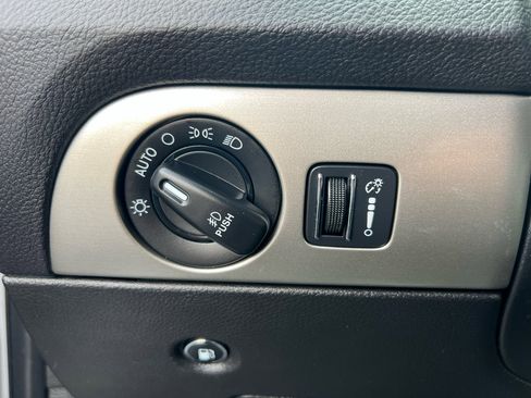 Used 2019 Dodge Durango SXT image 37