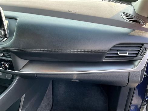 Used 2023 Nissan Rogue SV image 24