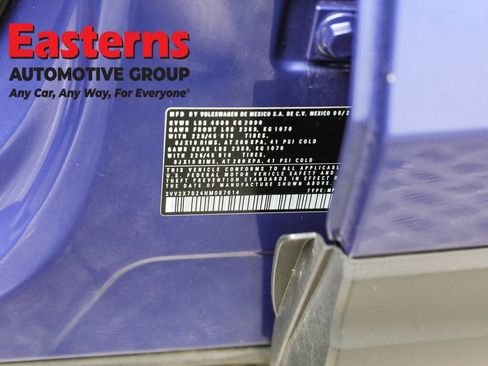 Used 2022 Volkswagen Taos SEL image 35