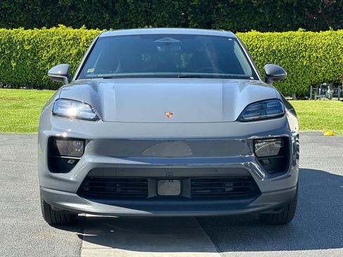 New 2026 Porsche Macan Electric RWD image 11