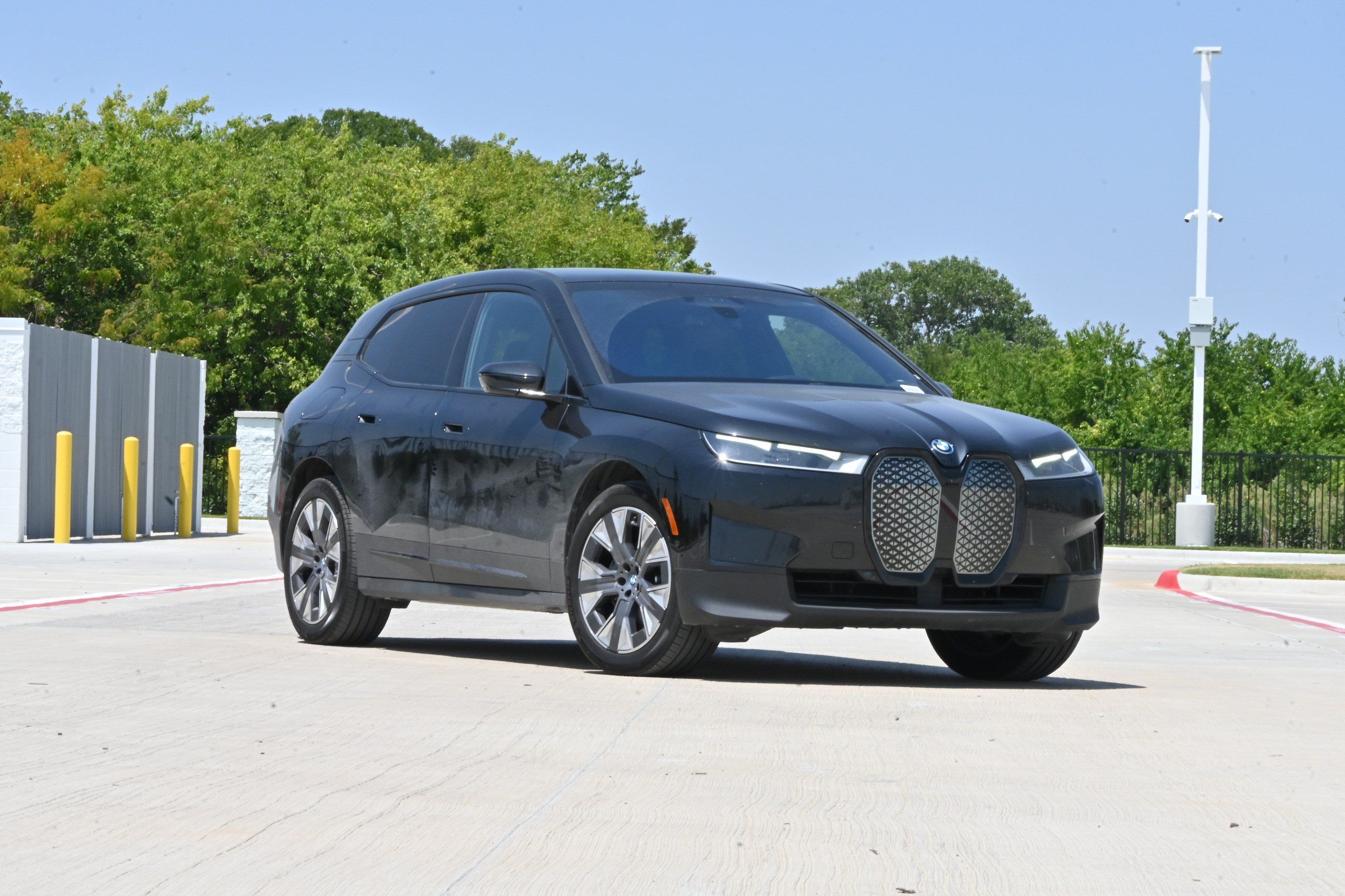 Certified 2024 BMW iX xDrive50 AWD/4WD image 2