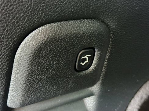 Used 2020 Jeep Grand Cherokee Limited w/ Luxury Group II AWD/4WD image 31