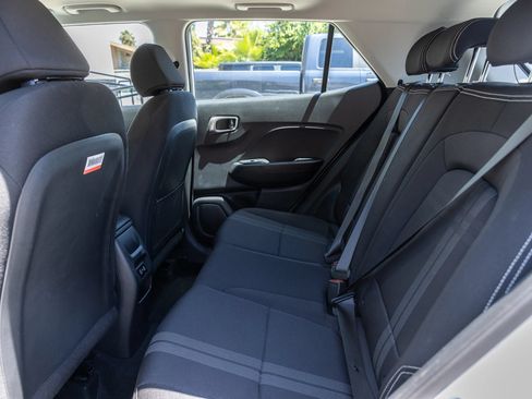 Used 2025 Hyundai Venue SEL FWD image 23