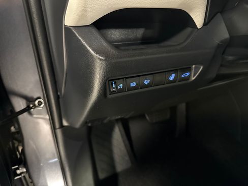 Used 2020 Toyota RAV4 XLE Premium AWD/4WD image 16