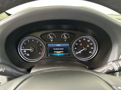 Used 2018 Buick Enclave Essence image 17