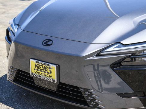New 2026 Lexus ES 350e FWD image 8