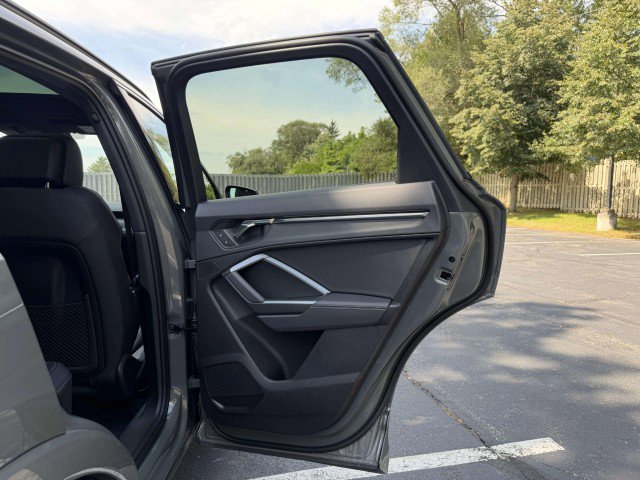 Certified 2025 Audi Q3 2.0T Premium w/ Convenience Package AWD/4WD image 26