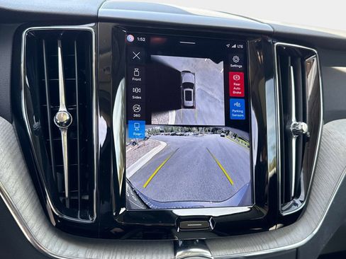 Certified 2025 Volvo XC60 B5 Plus image 25