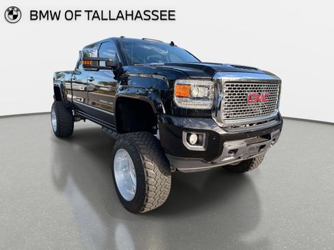 Used 2017 GMC Sierra 2500 Denali w/ Duramax Plus Package image 3