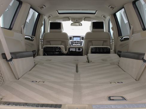 Used 2016 Mercedes-Benz GL 450 4MATIC w/ Premium I Package image 71