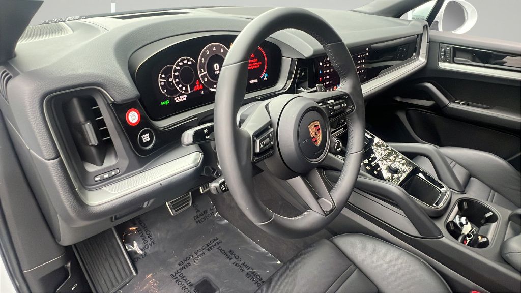 Certified 2026 Porsche Cayenne S AWD/4WD image 4