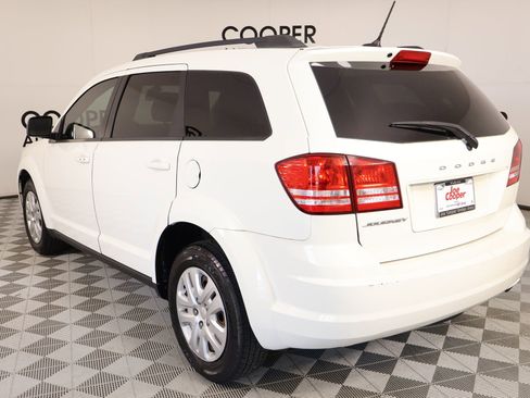 Used 2018 Dodge Journey SE image 21