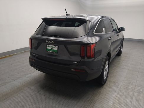 Used 2023 Kia Sorento LX image 9