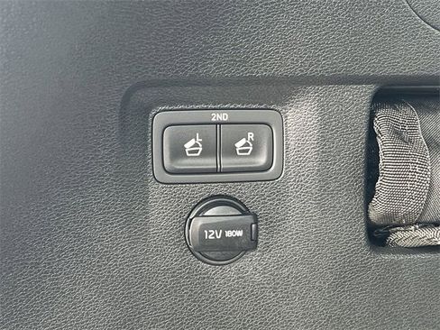 Used 2025 Kia Telluride EX w/ EX Captain's Chair Package image 37