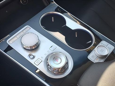 Used 2025 Genesis GV80 2.5T Standard image 13