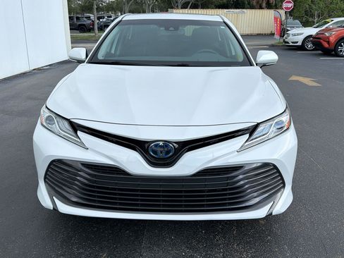 Used 2019 Toyota Camry XLE FWD image 5