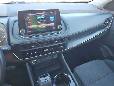 Used 2023 Nissan Rogue SV image 8