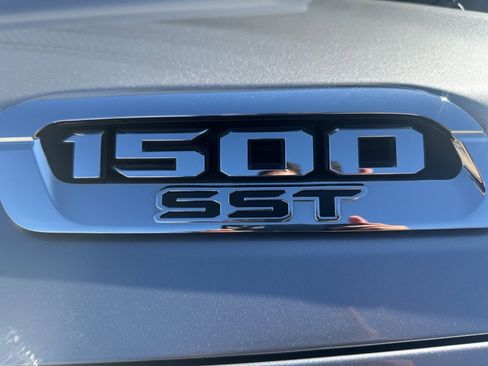 Used 2025 RAM 1500 Laramie image 4