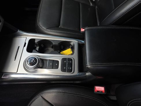 Used 2020 Ford Explorer XLT w/ Equipment Group 202A RWD image 12