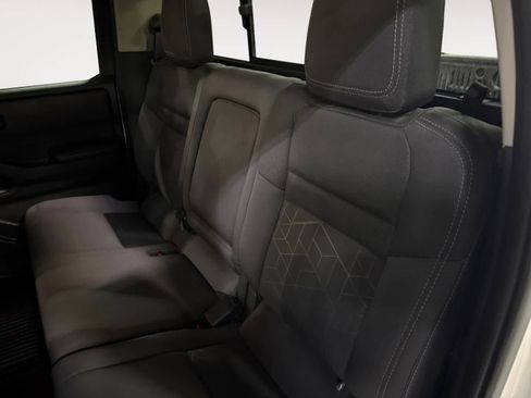 Used 2025 Nissan Frontier SV w/ SV Convenience Package image 17