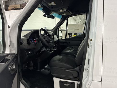 New 2025 Mercedes-Benz Sprinter 2500 image 7