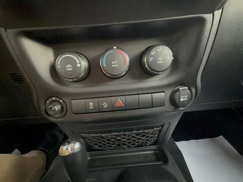 Used 2018 Jeep Wrangler Unlimited Sport image 15