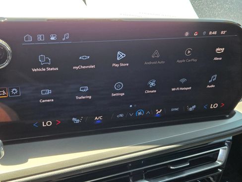 Used 2025 Chevrolet Traverse LT FWD image 21