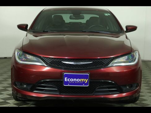 Used 2016 Chrysler 200 S FWD image 12