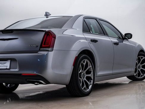 Used 2015 Chrysler 300 S image 10