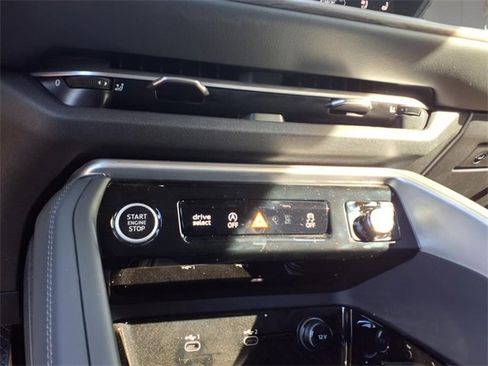 New 2025 Audi Q5 Premium Plus image 13