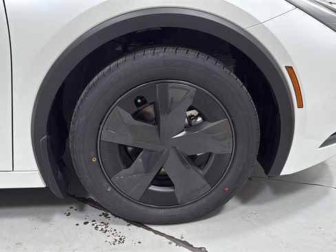 New 2026 Toyota Prius LE image 21