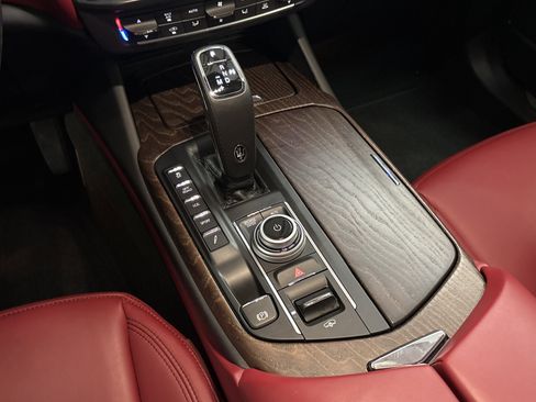 Used 2022 Maserati Levante GT image 11