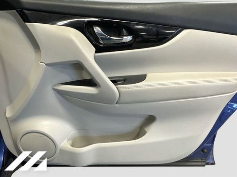 Used 2019 Nissan Rogue Sport SV AWD/4WD image 28