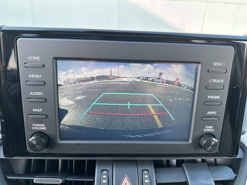 Used 2019 Toyota RAV4 XLE Premium image 12