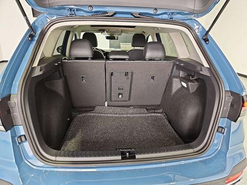 New 2026 Volkswagen Taos SE FWD image 12