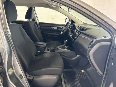 Used 2021 Nissan Rogue Sport S image 14