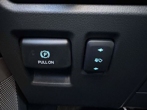 Used 2025 Ford F150 Lariat w/ Equipment Group 501A Mid AWD/4WD image 18