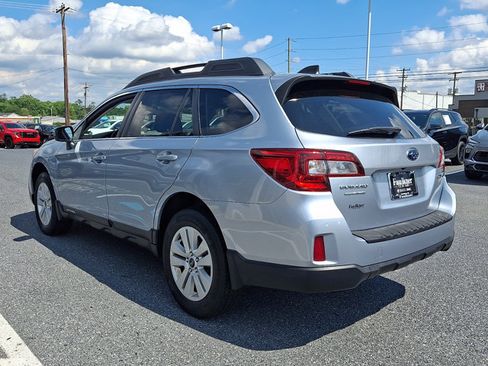 Used 2017 Subaru Outback 2.5i Premium AWD/4WD image 4
