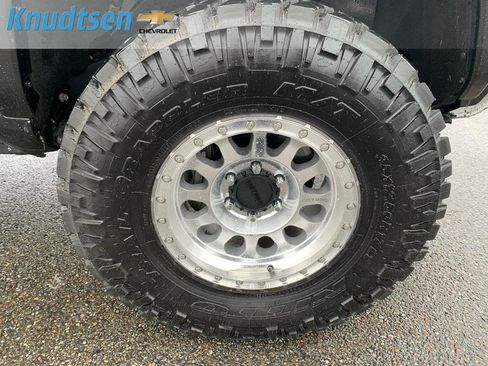 Used 2024 Toyota Tacoma Limited w/ Limited Package (LT) image 9