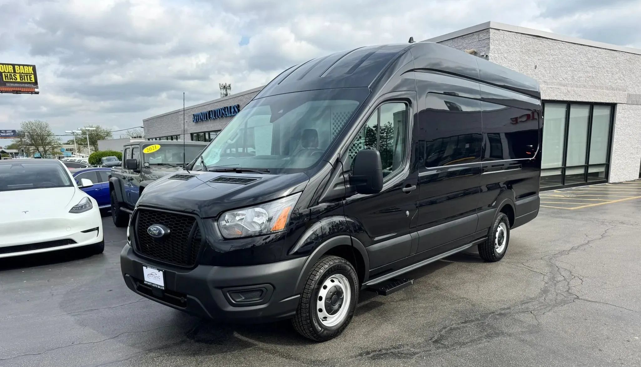 Used 2023 Ford Transit 250 148 High Roof Extended RWD image 1