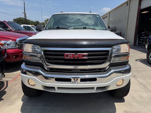 Used 2005 GMC Sierra 2500 SLT w/ Heavy-Duty Power Package AWD/4WD image 17